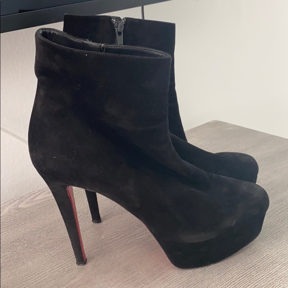 Louboutin Bianca booty black suede